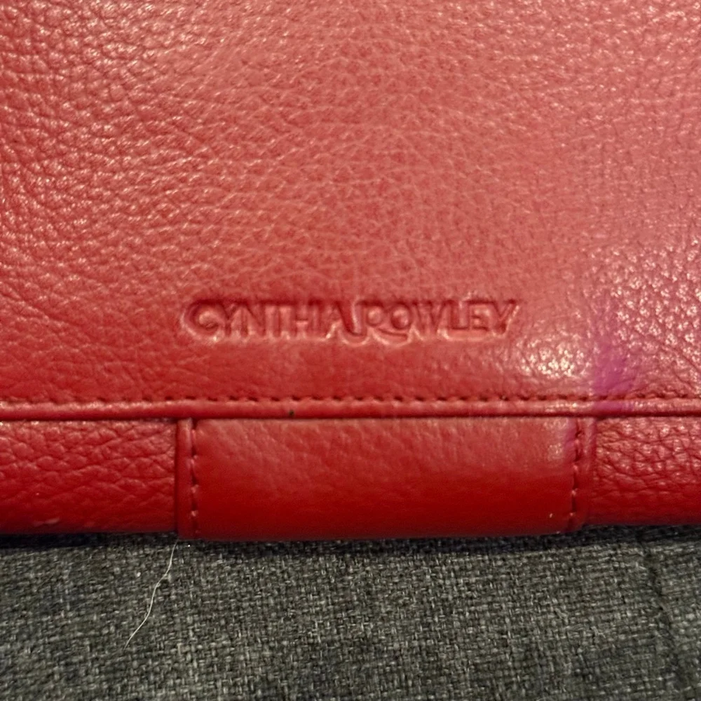 Cynthia Rowley Women’s Red Leather Wallet Gold Hardware Detachable Wrist Strap